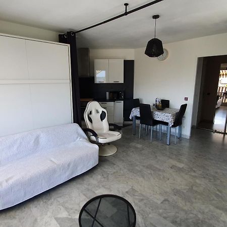 Superbe Appartement Plage Saint-Laurent Du Var Exterior photo